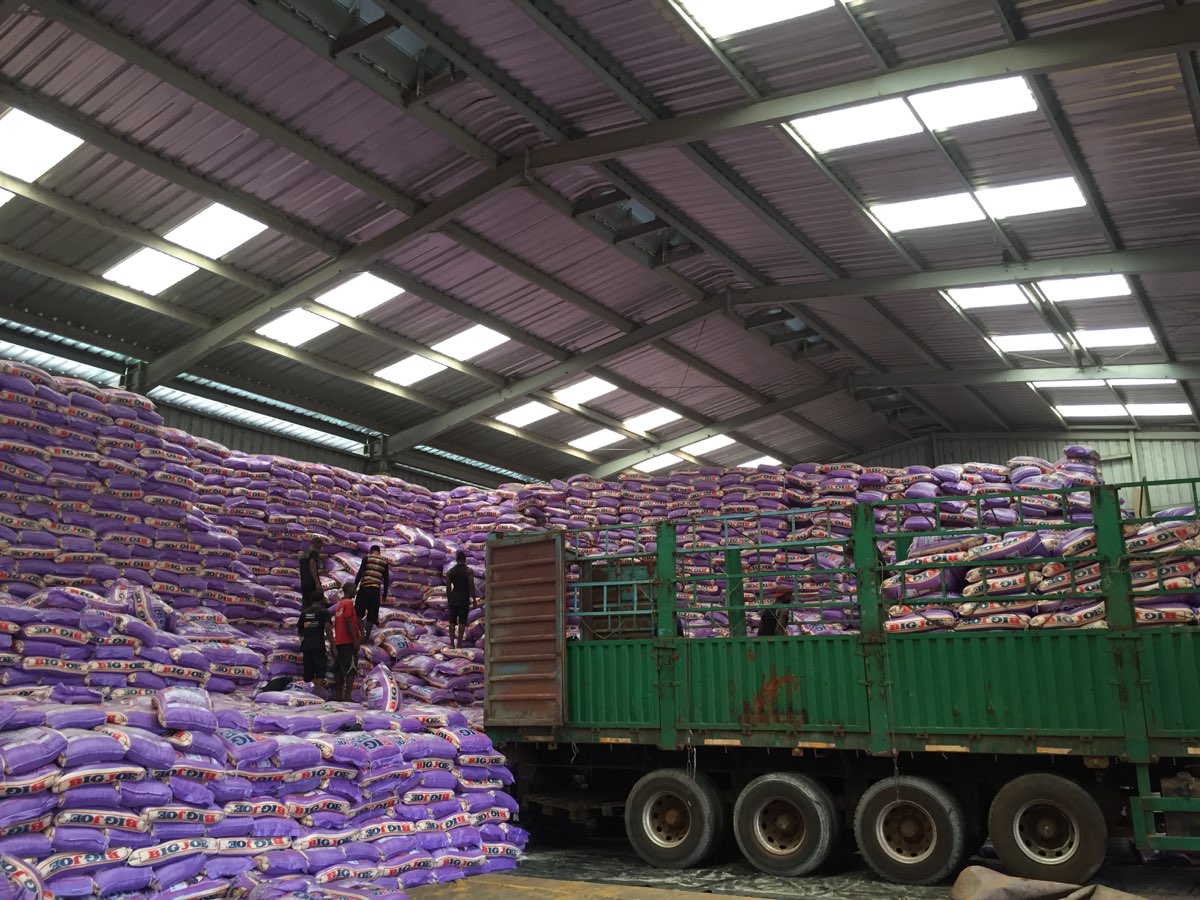 Bulk commodity trade illustration